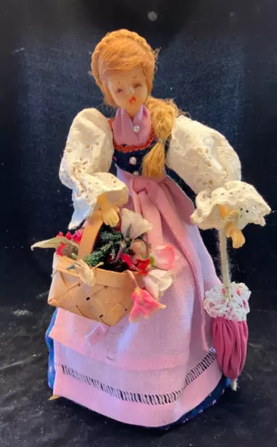 Alte Wachs Figur Frau Mädchen 30cm Stoff Blumenkorb Sammler Dekostüch 70-80erJ