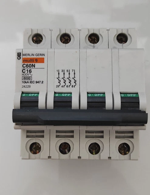 DISJONCTEUR TETRAPOLAIRE   4 POLES 400 V~ MERLIN GERIN 24228   C  16 Amp MULTI 9