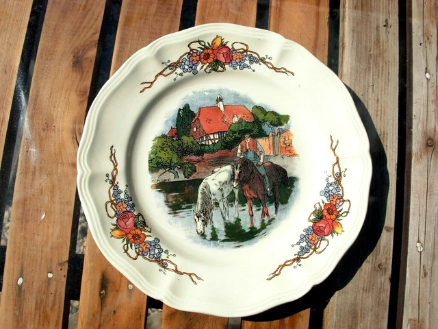 BEL ASSIETTE PLATE  ANCIENNE D OBERNAI SARREGUEMINES décor CHEVAL ALSACE FRANCE