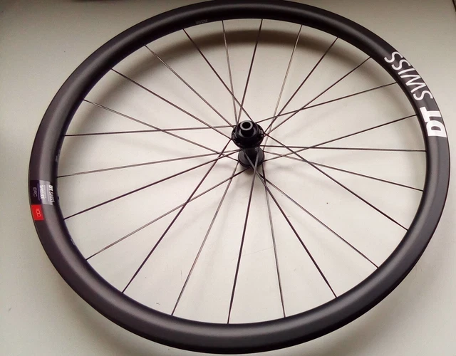 DT Swiss ERC 1100 DICUT 35 Carbon Disc Center Lock 28" Laufrad VR 12x100