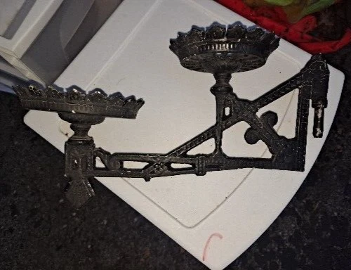 Vtg Victorian PAIR Ornate Cast Iron Wall Mount/ Sconce Oil Lamp Candle Holder