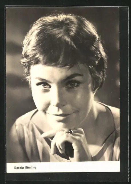 Ansichtskarte Schauspielerin Karola Ebeling mit einladendem Blick, Bartko-Reher