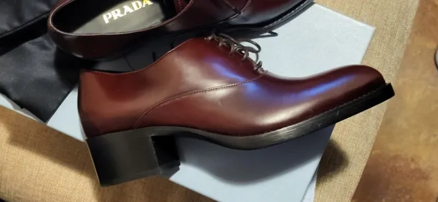 Prada NEW $890 burgundy heeled oxfords size US 8.5 / EU 38.5