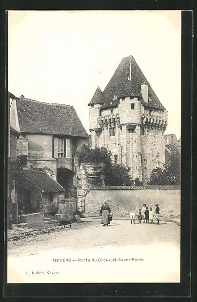 CPA Nevers, Porte du Croux et Avant-Porte