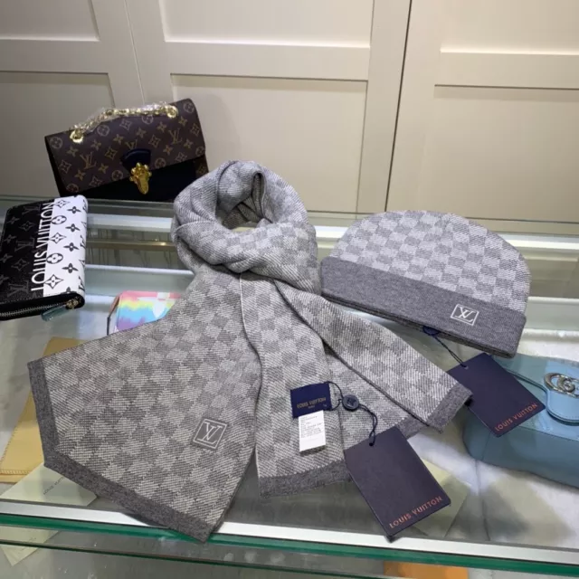 Top Quality Celebrity Design Letter Printing Woolen Scarf Cap Set Men Woman  Cashmere Wool L2LouisVuittonScarf Hat From Fahion11, $56.29