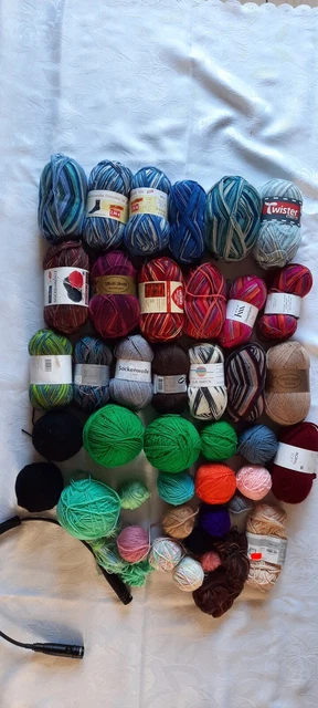 Konvolut ca. 3 kg großes Wollepaket Sockenwolle u. anderes Strickgarn und Zubehö