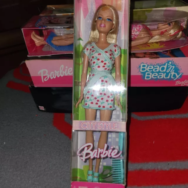 CITY STYLE BARBIE DOLL 2006 K9199 NEW , box was opened, everything inside new