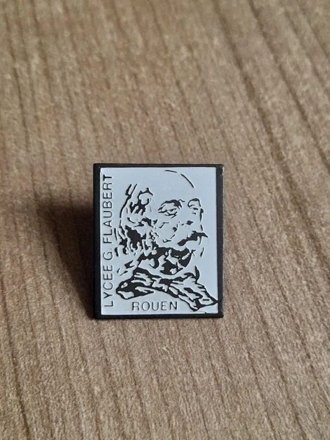Pin's Vintage Chamonix – Skieur Charly – Années 90