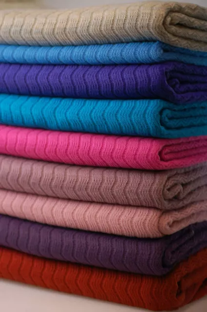 Tissu maille tricot jersey doux,couleur uni motif chevrons zig zag Neotrims