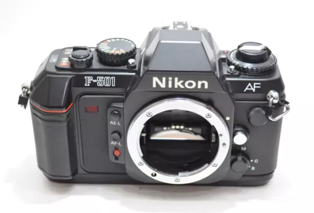 【Casi perfecto】 Cuerpo de cámara de película SLR Nikon F-501 AF de 35 mm...