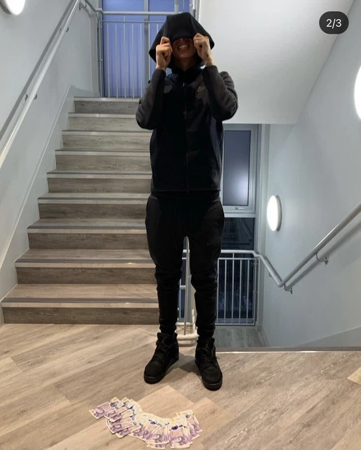 Old season nike tech fleece sales