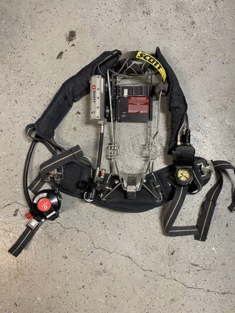 Scott 4.5 Air Pak SCBA EZ-FLO HUD Regulator and (UAC) Universal Air Connection