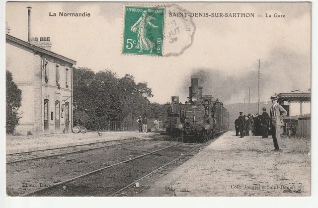 SAINT DENIS SUR SARTHON - Orne - CPA 61 - La Gare - Beau plan de Train en Gare