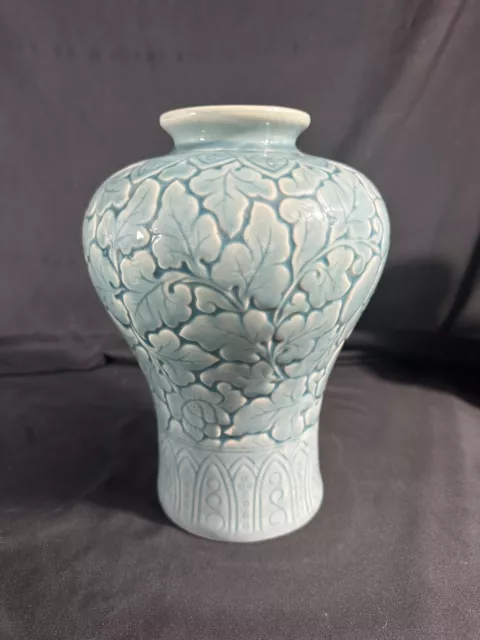 Vintage Chinese Hand Painted Porcelain Blue Caledon Vase Floral Design