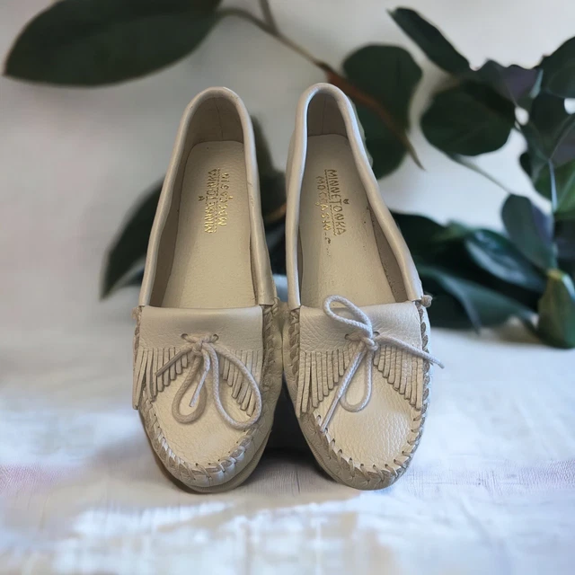 Minnetonka White Kilty Whipstitched Moccasins Minnetonka White Kilty Whipstitched Moccasins