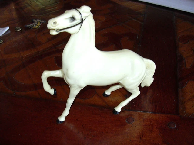 Vintage HARTLAND Brave Eagle's Horse WHITE CLOUD Partial Rearing