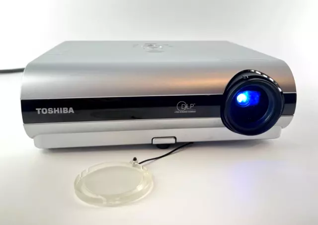 Toshiba TDP-S25 DLP Projector | 211 Lamp Hours | SVGA Portable | 800 x 600 | 4:3