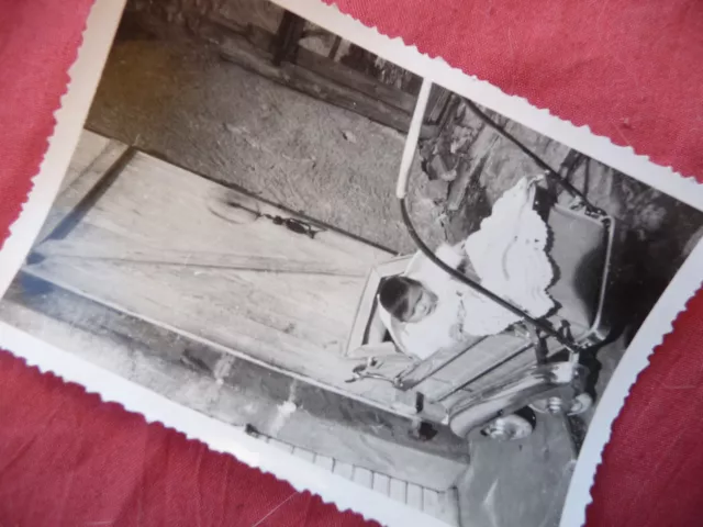 PHOTOGRAPHIE ANCIENNE ,poussette , voiture d'enfant   , photo