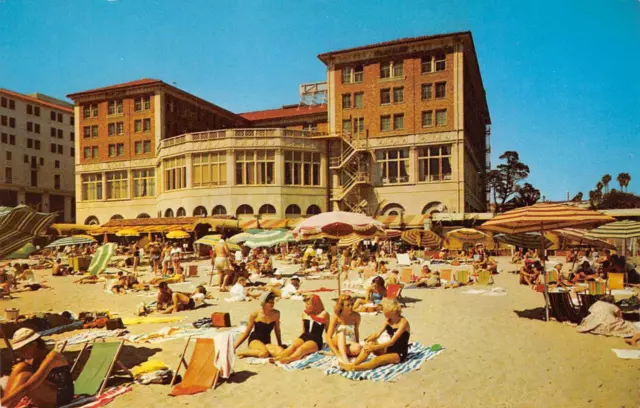 SANTA MONICA, CA Beach CLUB DEL MAR Bathing Beauties 1950s Vintage Postcard