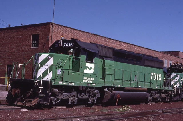 T: Original Slide BN Burlington Northern SD40-2 #7016 - Denver CO 1982