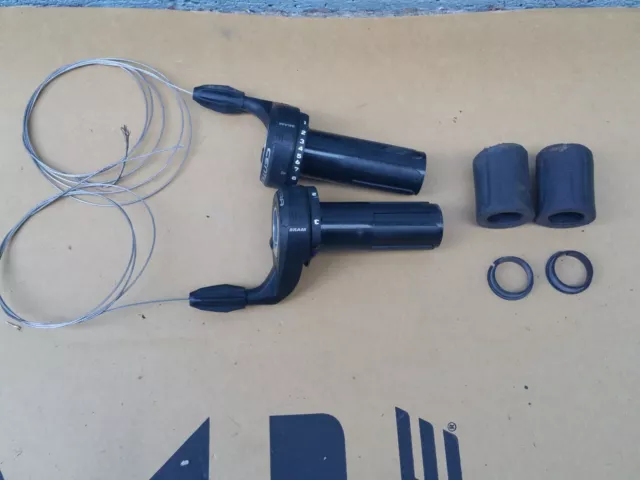 SRAM Centera 3x8 Grip Twist Shifters 8 Speed Set (no rubber grips) SRAM Centera 3x8 Grip Twist Shifters 8 Speed Set (no rubber grips)