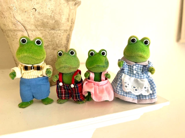 Vintage Calico Critters Sylvanian Families  FROG FAMILY Rare Hard to Find Frogs!
