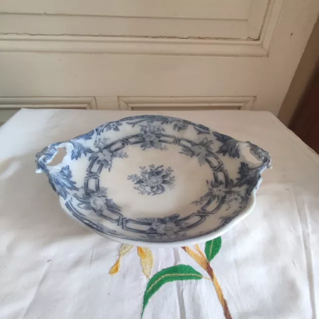 Sarreguemines coupe à fruits en faïence modèle Cérès décor fleurs bleues