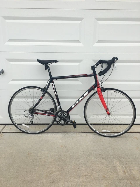 FUJI NEWEST FC-990 3.0 Road Men's Bike. Excellent Condition FUJI NEWEST FC-990 3.0 Road Men's Bike. Excellent Condition