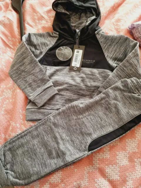 Boys  NEW  JD SPORTS TRACKSUIT SWEATER AND JOGGERS   NEW   AGE 2/3
