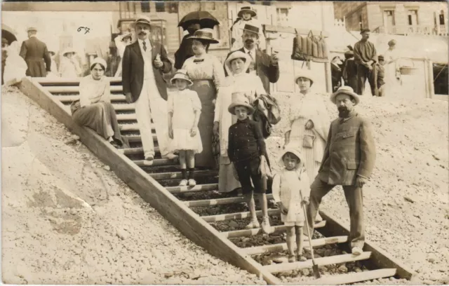 CPA AULT Family on the Beach Photo Card (18603)