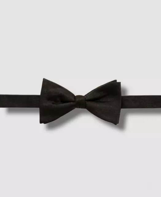 $45 Countess Mara Men's Black Solid Satin Pre-Tied Bow Tie