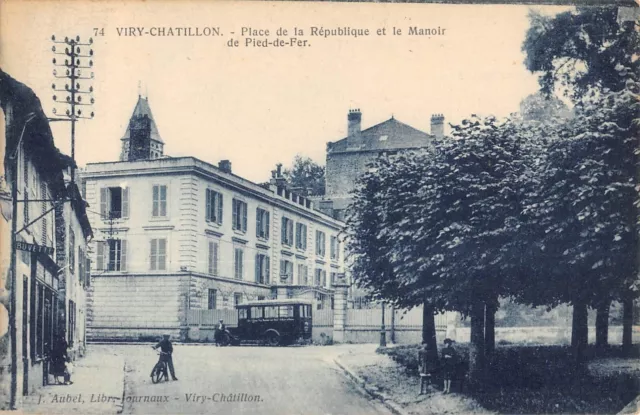 Cpa 91 Viry Chatillon Republic Square And Iron Foot Mansion
