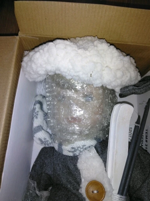 Vintage Heritage Signature Collection Porcelain Winter Doll -Lauren - New In Box 4