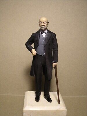 FIGURINE 1/18  GIRL  CAROLINE  VROOM  NOT PEINT  FOR  CMC  NOREV  MINICHAMPS 
