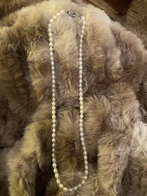Collier de Perles blanches nacrées