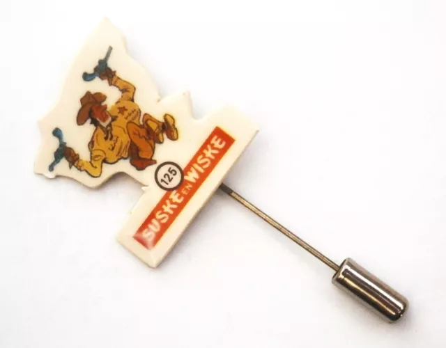 P915) Suske en Wiske Willy Vandersteen comic no. 125 vintage tie lapel pin badge