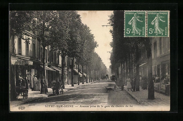 CPA Vitry-sur-Seine, Avenue taken from the railway station