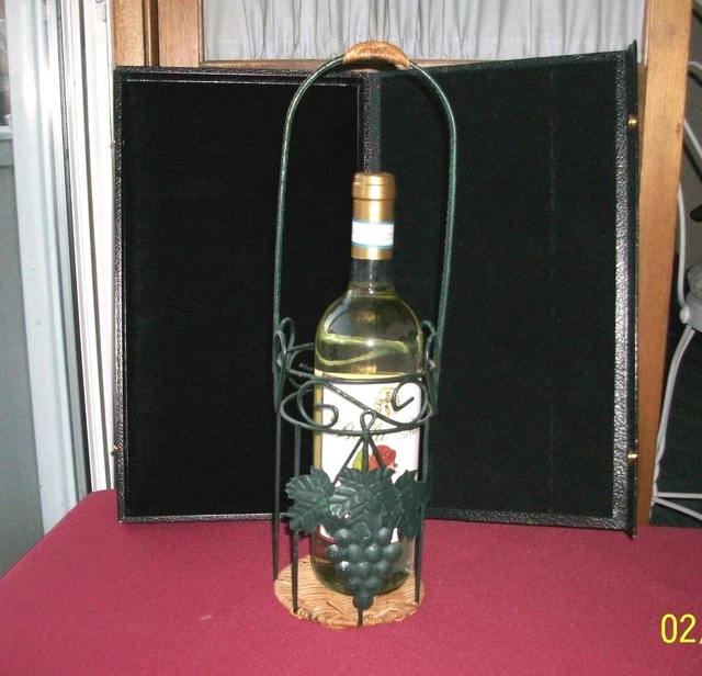 Single Wine Bottle Holder Carrier Wrought Iron metal Wicker Grapes Leaves Green