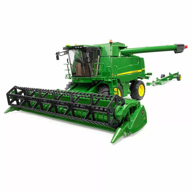 Bruder John Deere T670i Combine Harvester