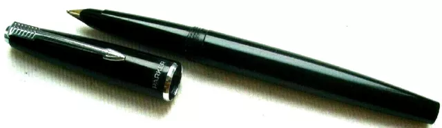 PARKER"45 COLLEGE LADY " TWIST CAP ! in BLACK/ CHROME, with 14 Kt.GOLDNIB in M