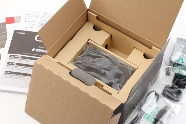 SH:1368 【TOP MINT in Box】 RICOH GR DIGITAL III 24.2 MP Digital Camera From JAPAN