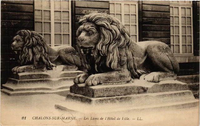 CPA CHALONS-sur-MARNE - Les Lions de l'Hotel de Ville (742853)