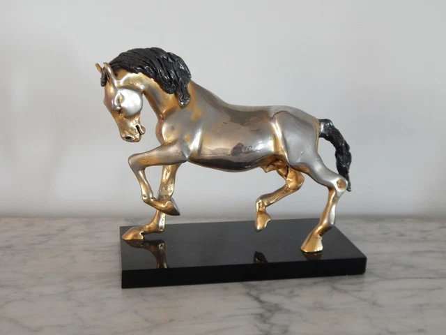 Ancien décapsuleur animalier en métal argenté en forme de tête de cheval - Collection