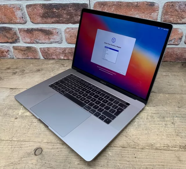 Apple MacBook Pro A1707 i7-7920HQ 16 GB 512 GB unità di memoria a stato solido BigSur 15" 2017 computer portatile 828497