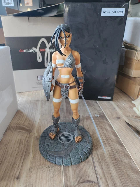 Nävis enfant peintre (Attakus) - Figurines en résine - BD Liège