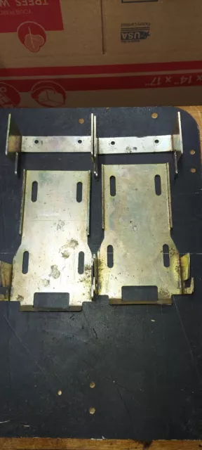 Standard Change Makers  Quarter Change Machine Hopper Mounts brackets set of 2