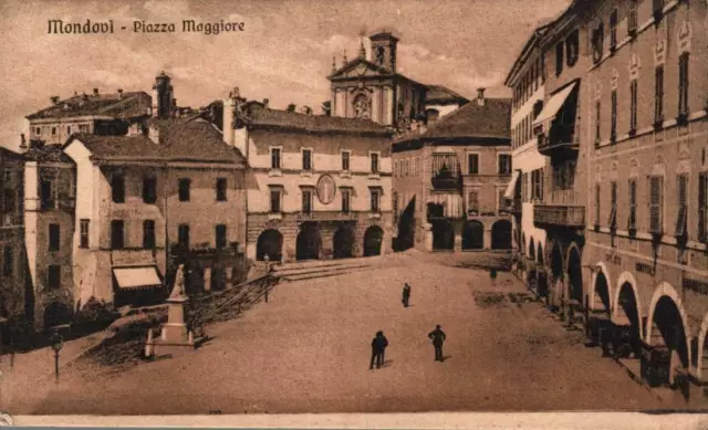 Cuneo Mondovì piazza Maggiore