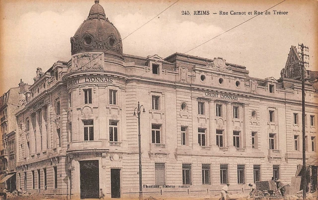 CPA - Reims - rue Carnot et rue du trésor