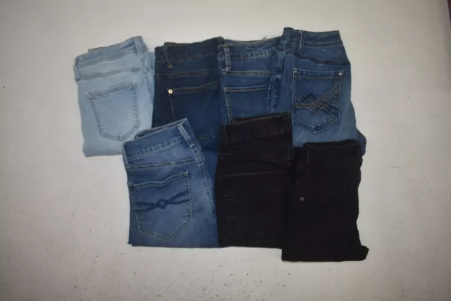 Wholesale Bulk Lot of 7 Juniors Size 5 Casual Skinny Leg Denim Jeans Bottoms