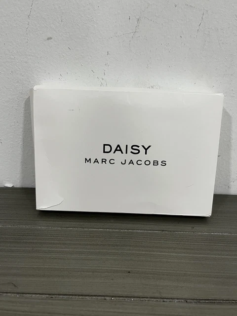 Marc Jacobs Daisy metal zipper make up purse, case, pocket book Marc Jacobs Daisy metal zipper make up purse, case, pocket book
